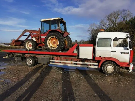 Transport d'engin agricole ou BTP sur plateau à Créon